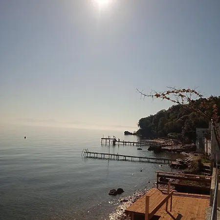 Paul Seafront House Prázdninový dům Mesongí