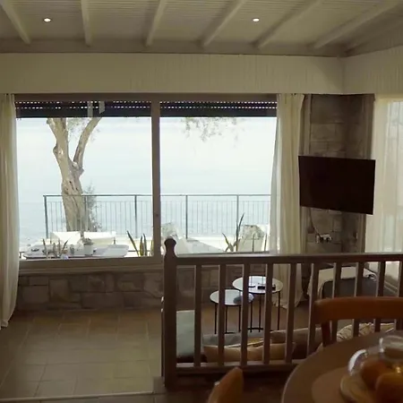 Paul Seafront House Prázdninový dům Mesongí