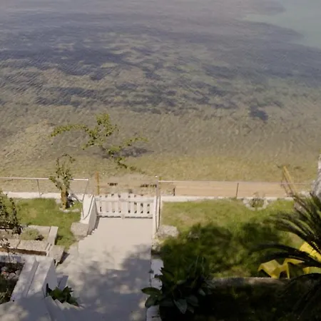 Prázdninový dům Paul Seafront House