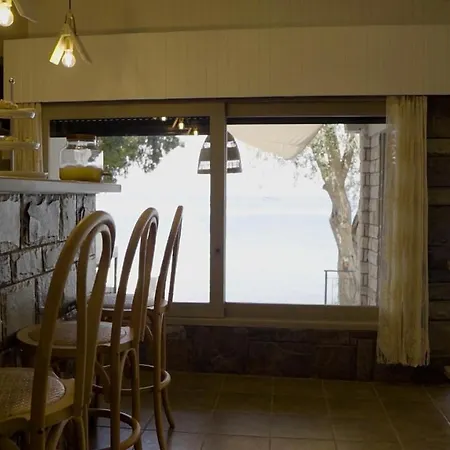 Paul Seafront House Mesongí